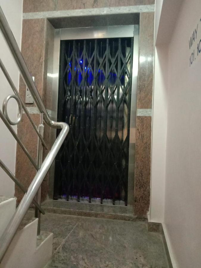 Shubhanga Residency Hotel Шрикалахащи Екстериор снимка